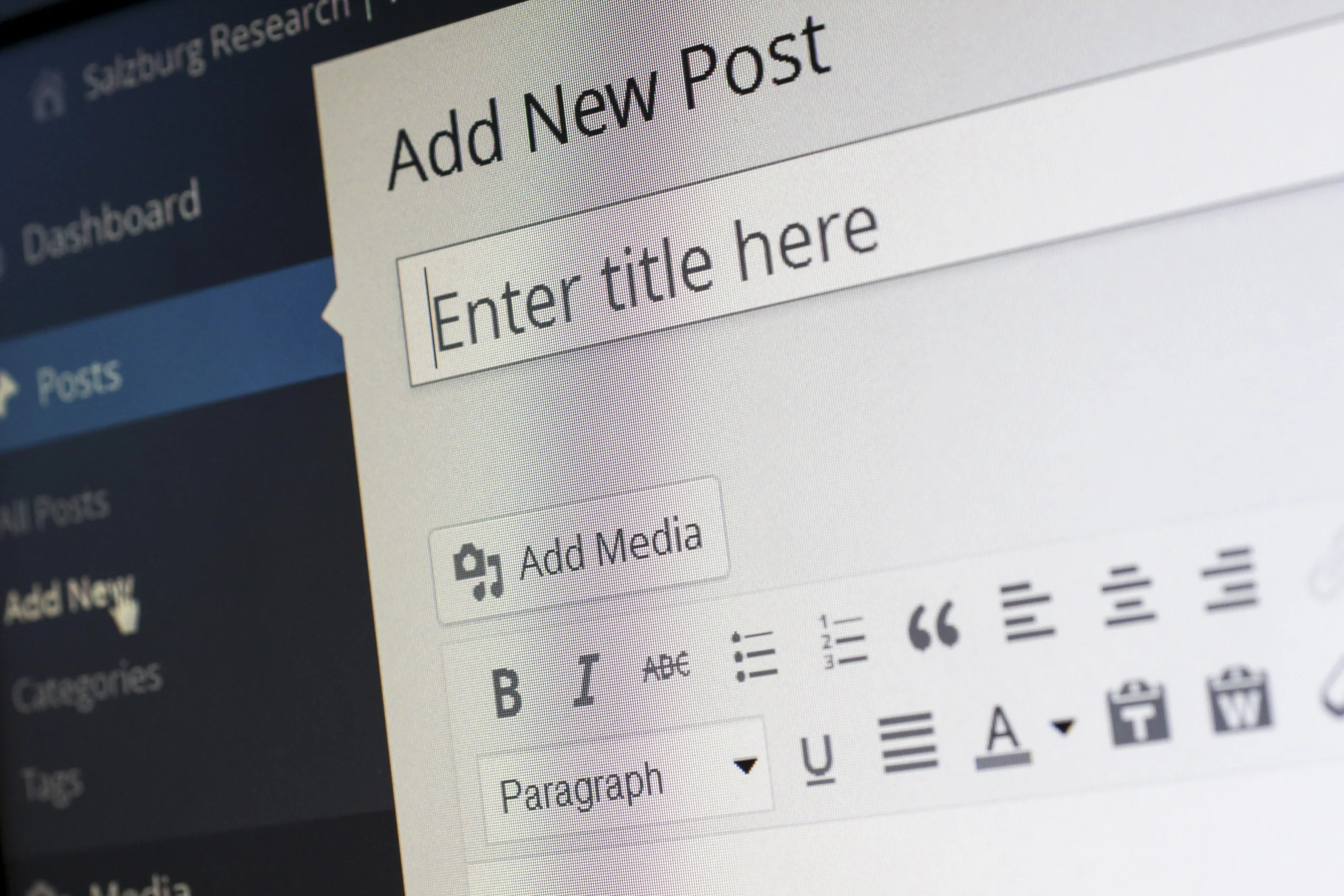 Ilustrasi logo WordPress, platform pembuat website paling populer di dunia. | Foto: Werner Moser from Pixabay